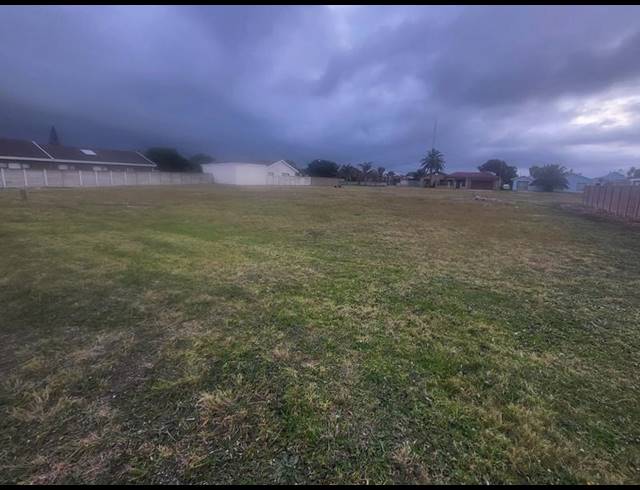LAND FOR SALE IN ROWALLAN PARK